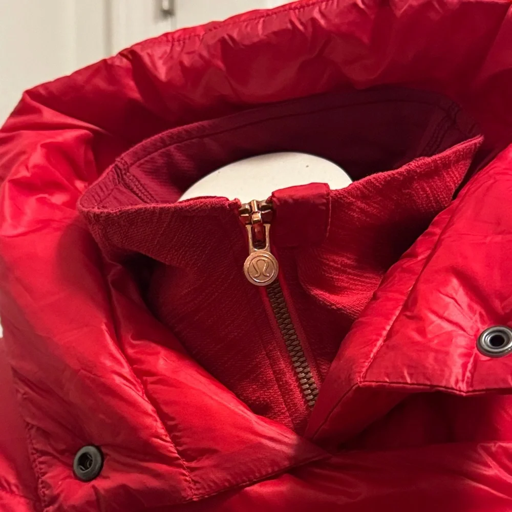 lululemon athletica Vibrant Red Quilted Puffer Jacket - Picture 7 of 16